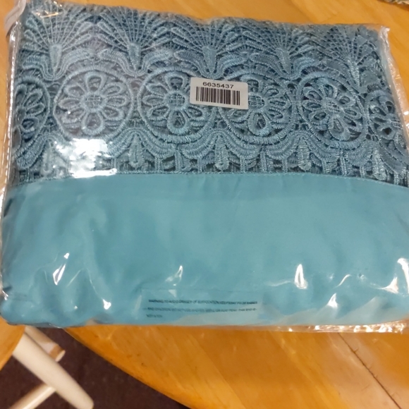 Full-size sheets - Picture 2 of 2